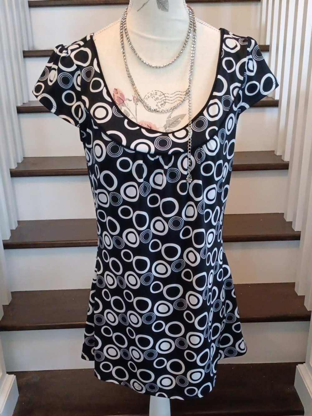 & RW&CO. Mod Black & White Circle-Print Scoop Neck Top
